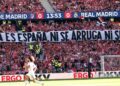 La realización de LaLiga evita mostrar en televisión una pancarta de apoyo a Ceuta durante el derbi entre el Atlético y el Real Madrid