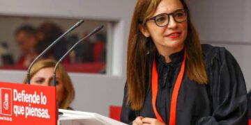 La exlíder del PSOE en Argentina señalada por solicitar pasaportes de fallecidos para el voto exterior ocupa un cargo público en Buenos Aires