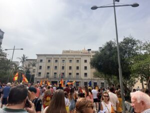 Cientos de ceutíes se concentran frente a la Delegación del Gobierno para exigir protección para la frontera