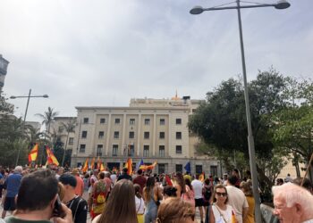 Cientos de ceutíes se concentran frente a la Delegación del Gobierno para exigir protección para la frontera