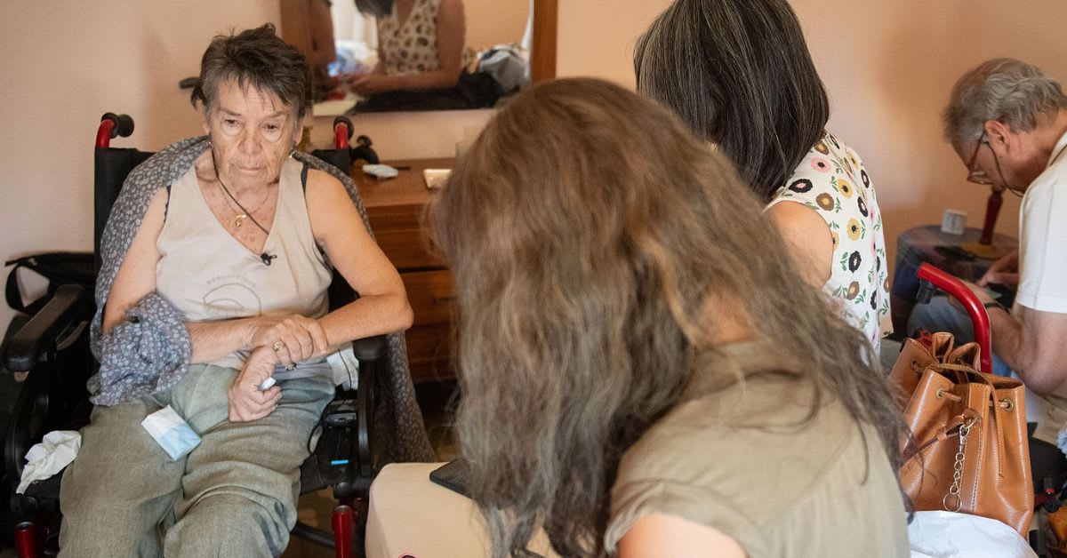 Maricarmen, la mujer de 87 años desahuciada en Madrid la semana pasada, volverá a su casa. Maricarmen, la mujer de 87 años desahuciada en Madrid la semana pasada, volverá a su casa.