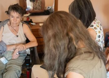 Maricarmen, la mujer de 87 años desahuciada en Madrid la semana pasada, volverá a su casa.