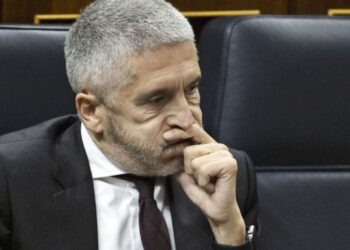 La dimisión en Ceuta deja a Marlaska «en cueros» y sitúa a Interior en el centro de la causa penal