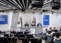 Las tiranteces entre PSOE y Sumar por el decreto de vivienda retrasan una hora el inicio del Consejo de Ministros Las tiranteces entre PSOE y Sumar por el decreto de vivienda retrasan una hora el inicio del Consejo de Ministros