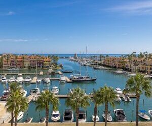 Puerto Sotogrande y Fundación Navega impulsan la inclusión social