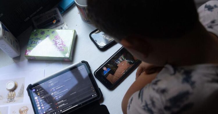 Las causas de la debacle educativa en PISA: la adicción a las pantallas, la falta de esfuerzo y aulas más complejas minan los resultados Las causas de la debacle educativa en PISA: la adicción a las pantallas, la falta de esfuerzo y aulas más complejas minan los resultados