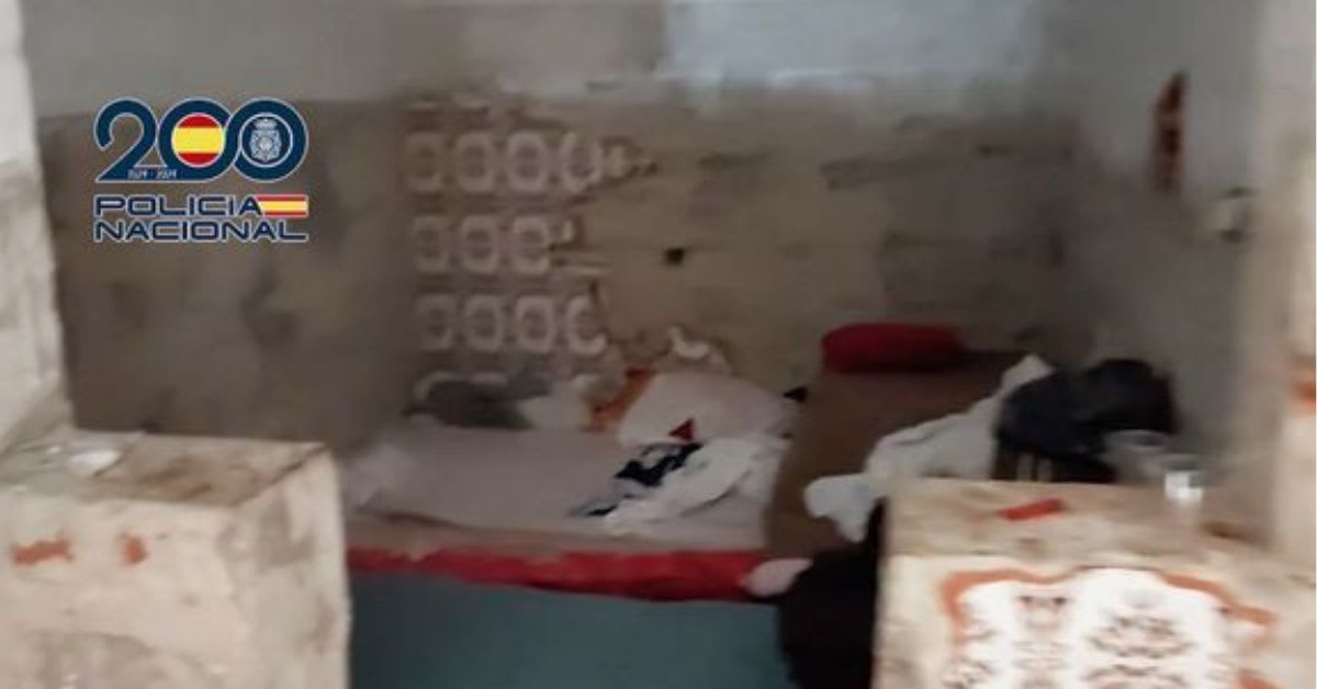 Llama a la Policía por violencia de género y acaba detenida al descubrirse un ‘piso patera’ con 14 migrantes hacinados en Ceuta