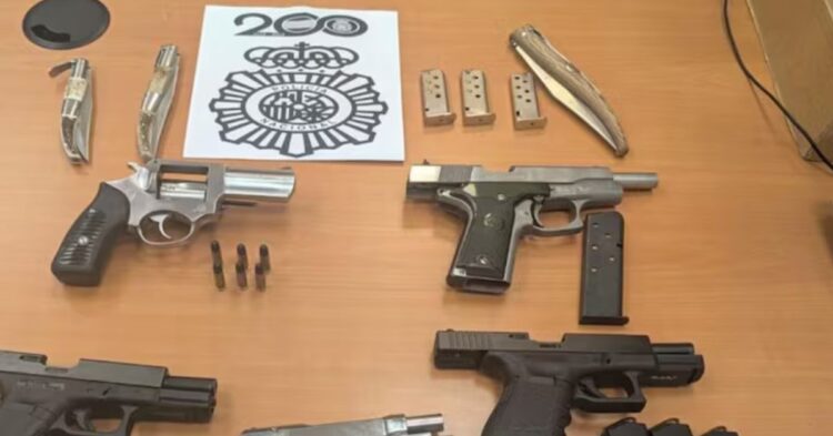 Detenidos 13 miembros de una misma familia tras una tentativa de reyerta con pistolas y cuchillos en Tetuán