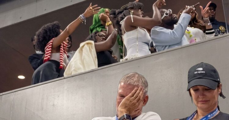 Las polémicas del US Open abren una brecha con Wimbledon: del auge de los ‘influencers’ al veto de los aros de luz Las polémicas del US Open abren una brecha con Wimbledon: del auge de los ‘influencers’ al veto de los aros de luz