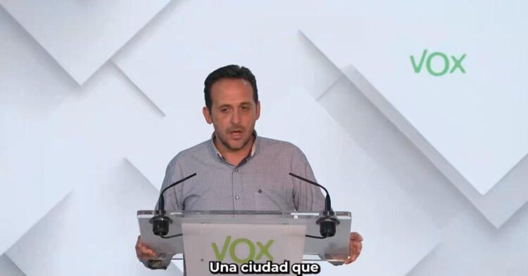 Vox denuncia «asedio» en Ceuta por 20.000 «invasores»