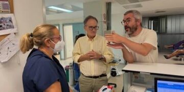Javier Padilla visita Urgencias del Hospital de Ceuta