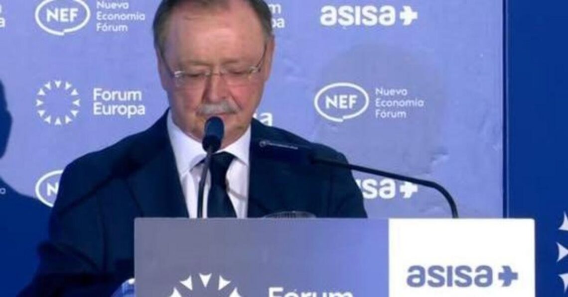 Juan Vivas participa en el Fórum Nueva Economía Juan Vivas participa en el Fórum Nueva Economía