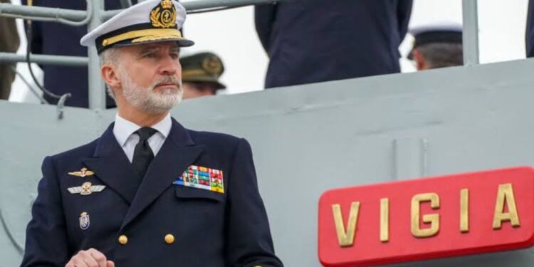 El rey Felipe VI durante su visita institucional a la Base Naval de Rota para conmemorar el 25 aniversario del 11-S.