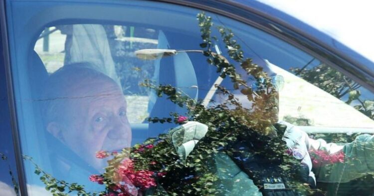 El Rey Juan Carlos I regresa a España para competir en las regatas de Galicia y reencontrarse con su familia El Rey Juan Carlos I regresa a España para competir en las regatas de Galicia y reencontrarse con su familia