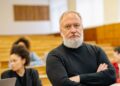Sánchez anuncia un nuevo golpe de requisitos para las universidades: más presencialidad y la mitad de profesores doctores Sánchez anuncia un nuevo golpe de requisitos para las universidades: más presencialidad y la mitad de profesores doctores