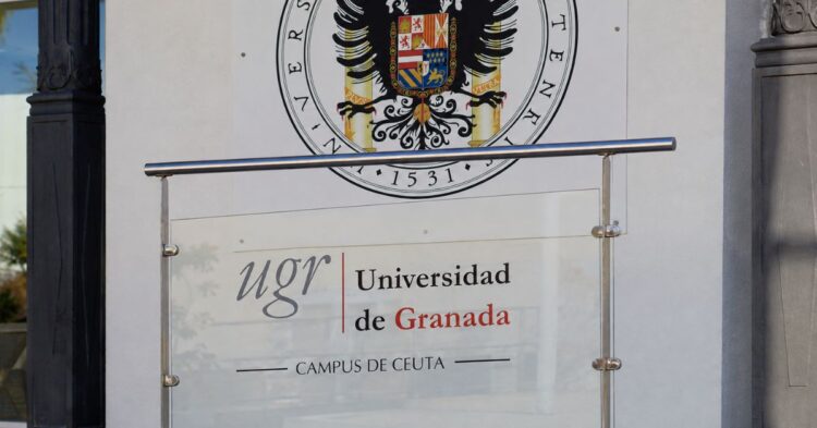 La UGR estudia dar clases online en Ceuta por seguridad La UGR estudia dar clases online en Ceuta por seguridad