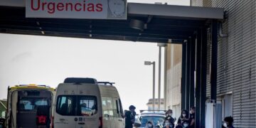 Ceuta: más de 20 sanitarios bajo seguimiento tras atender a migrante Ceuta: más de 20 sanitarios bajo seguimiento tras atender a migrante