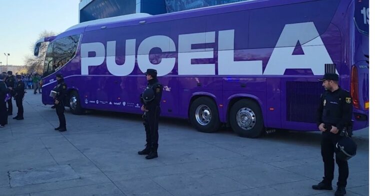 El Real Valladolid halla en Jerez a un menor marroquí oculto en los ejes de su autobús El Real Valladolid halla en Jerez a un menor marroquí oculto en los ejes de su autobús