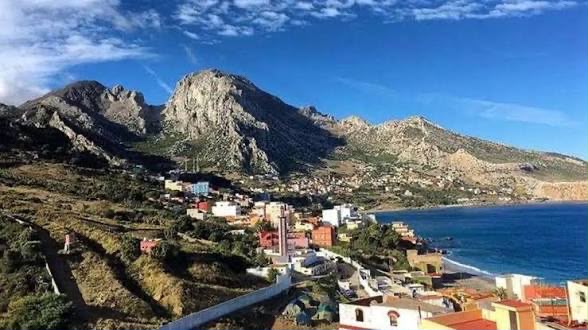 La policía frena un intento de entrada de 150 inmigrantes en la frontera de Benzú, Ceuta