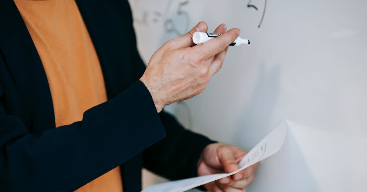 Cuánto cobra un profesor de Infantil, Primaria y Secundaria en la Comunidad de Madrid en 2026: sueldo base y complementos