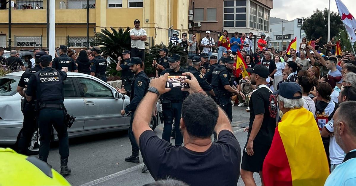 La Policía remite al juzgado el atestado con 11 identificados por el ataque a la diputada de Ceuta Ya! La Policía remite al juzgado el atestado con 11 identificados por el ataque a la diputada de Ceuta Ya!