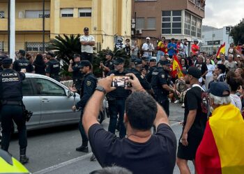 La Policía remite al juzgado el atestado con 11 identificados por el ataque a la diputada de Ceuta Ya! La Policía remite al juzgado el atestado con 11 identificados por el ataque a la diputada de Ceuta Ya!