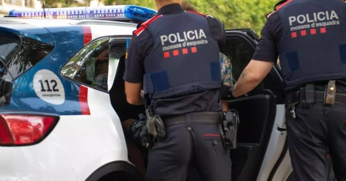 Hallan el cadáver de un hombre en un vehículo anegado en un túnel de Les Franqueses tras el devastador temporal en Cataluña Hallan el cadáver de un hombre en un vehículo anegado en un túnel de Les Franqueses tras el devastador temporal en Cataluña