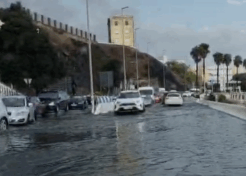 Ceuta se mantiene en alerta amarilla por intensas lluvias y tormentas que dejan incidencias en las calles Ceuta se mantiene en alerta amarilla por intensas lluvias y tormentas que dejan incidencias en las calles
