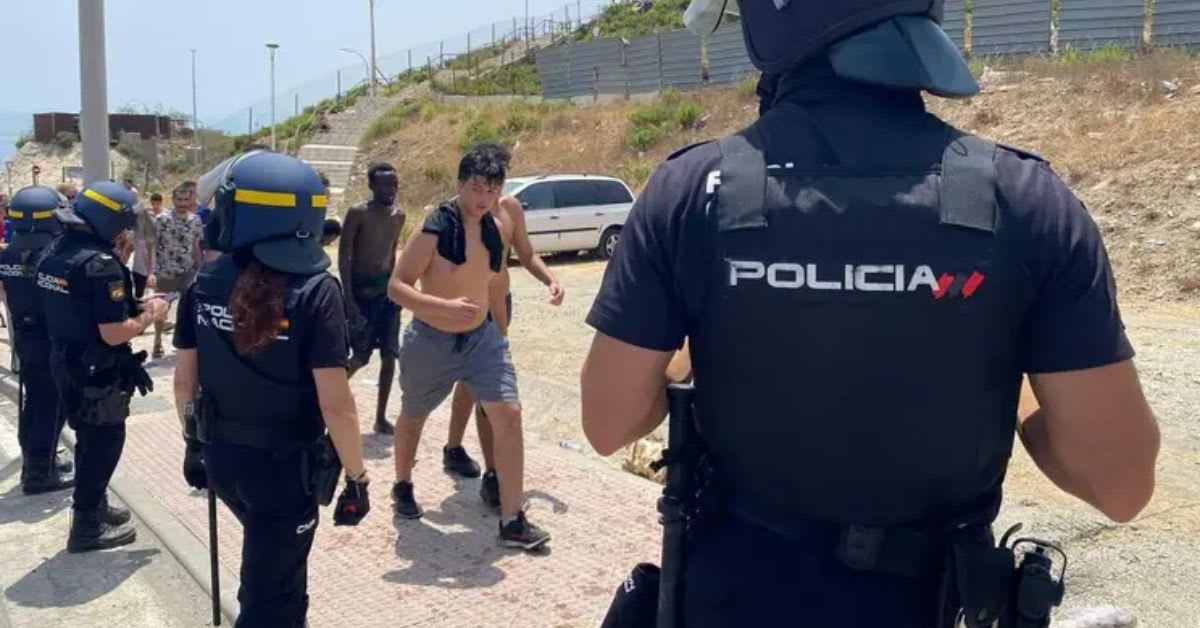 La UFP reclama frenar las solicitudes de asilo en Ceuta y Melilla mediante un cambio legislativo La UFP reclama frenar las solicitudes de asilo en Ceuta y Melilla mediante un cambio legislativo