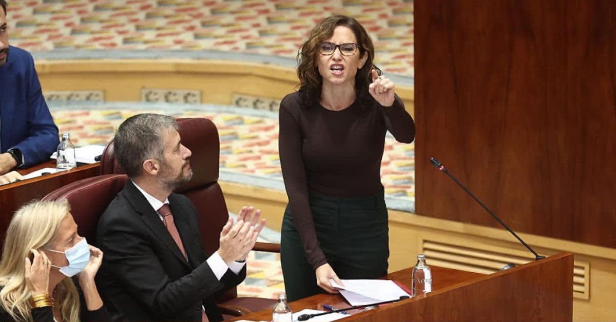 Ayuso frena la ofensiva de la izquierda por el «caso Maricarmen» y avisa ante el 29-N: «Llaman a quemar las calles» Ayuso frena la ofensiva de la izquierda por el «caso Maricarmen» y avisa ante el 29-N: «Llaman a quemar las calles»
