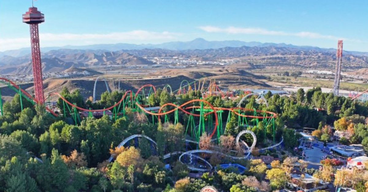 Tragedia en un parque de atracciones: muere una persona tras caer de una montaña rusa en movimiento en Georgia Tragedia en un parque de atracciones: muere una persona tras caer de una montaña rusa en movimiento en Georgia