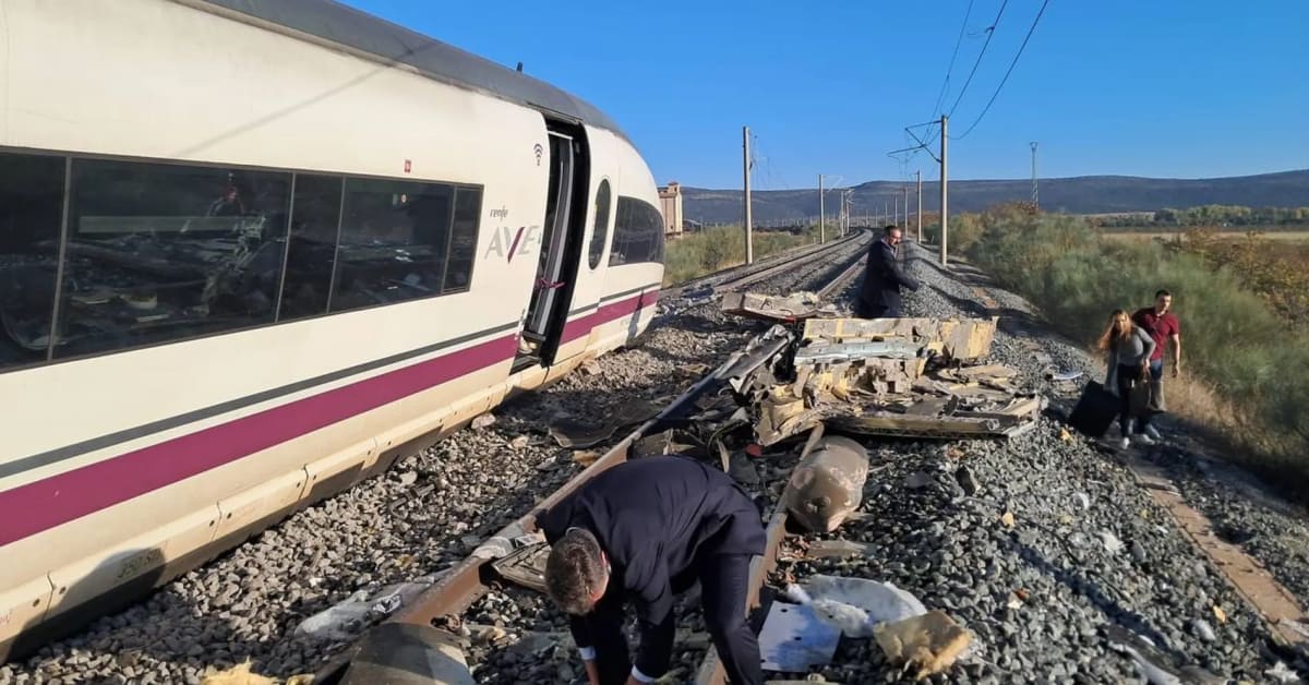 Un error humano tras un fallo de señalización provocó el trágico choque de trenes entre Los Yébenes y Urda Un error humano tras un fallo de señalización provocó el trágico choque de trenes entre Los Yébenes y Urda