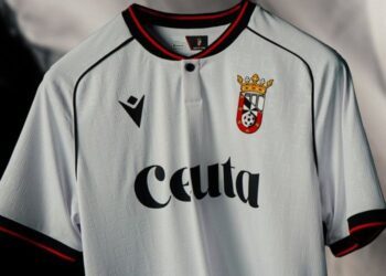 La camiseta de la AD Ceuta se convierte en la más vendida de LaLiga Hypermotion