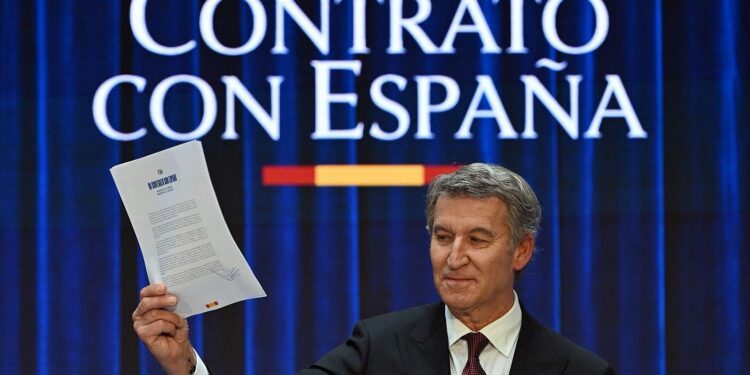 Alberto Núñez Feijóo presenta su 'Contrato con España' con promesas de reconstrucción nacional