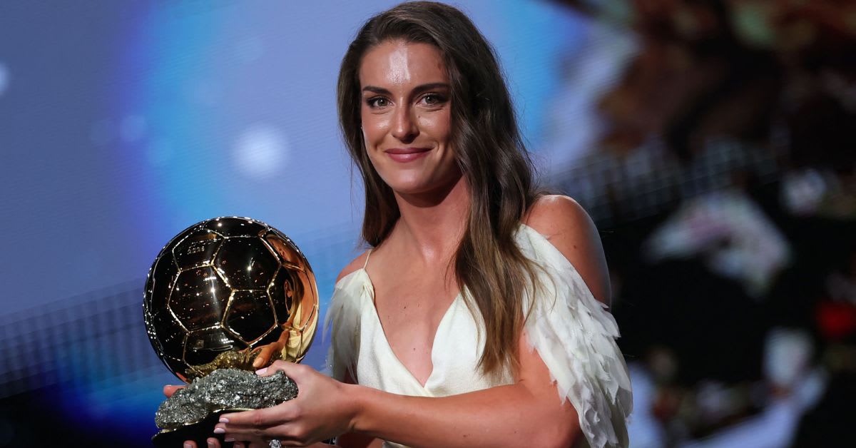Alexia Putellas recupera la corona del Balón de Oro y alcanza su tercer galardón internacional Alexia Putellas recupera la corona del Balón de Oro y alcanza su tercer galardón internacional