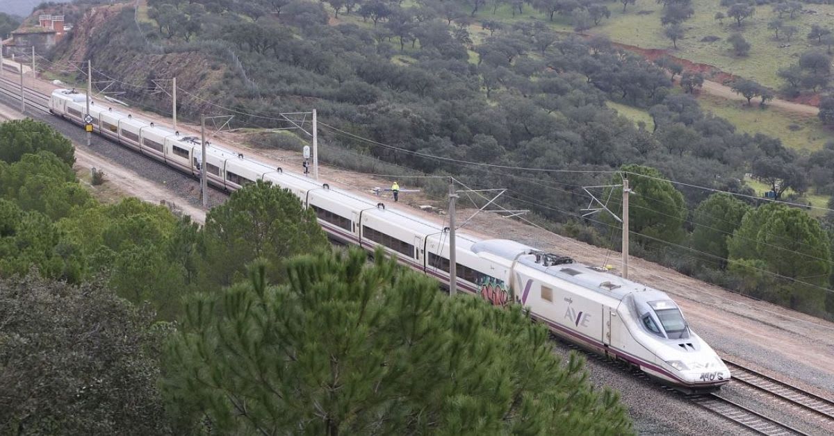 Alta velocidad cortada entre Madrid y Andalucía por el accidente en Toledo: alternativas de transporte, devoluciones y billetes Alta velocidad cortada entre Madrid y Andalucía por el accidente en Toledo: alternativas de transporte, devoluciones y billetes
