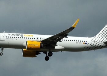 Un aviso de bomba obliga a activar un dispositivo de emergencia en un avión de Vueling en Gran Canaria Un aviso de bomba obliga a activar un dispositivo de emergencia en un avión de Vueling en Gran Canaria