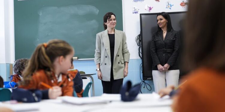 Ayuso critica la huelga educativa en Madrid como una "huelga política"