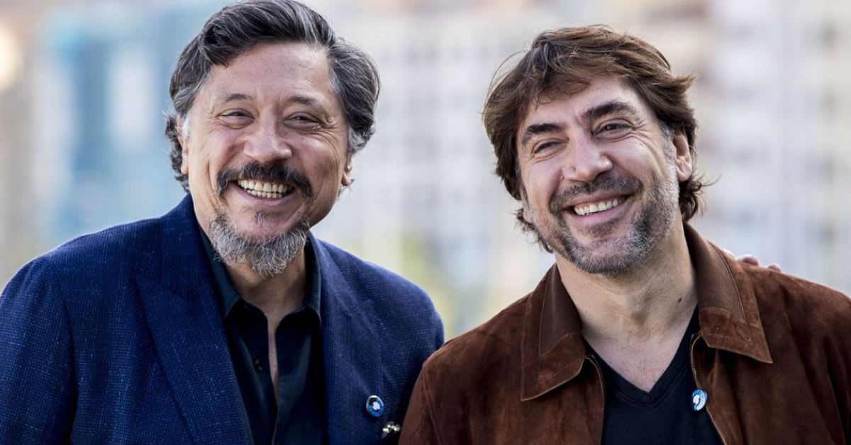 Carlos Bardem presenta su séptima novela, ‘Triángulo’, y se muestra convencido de que PP y Vox no llegarán al Gobierno