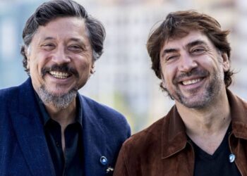 Carlos Bardem presenta su séptima novela, ‘Triángulo’, y se muestra convencido de que PP y Vox no llegarán al Gobierno Carlos Bardem presenta su séptima novela, ‘Triángulo’, y se muestra convencido de que PP y Vox no llegarán al Gobierno