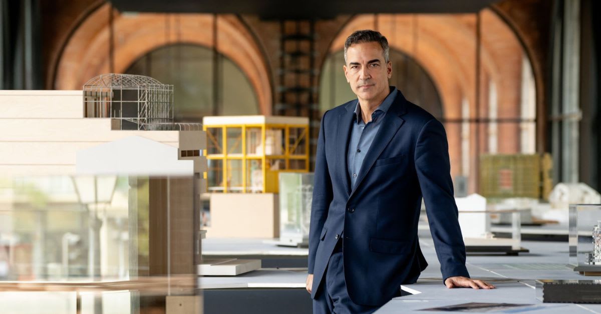 El Gobierno encubre los desembolsos en viajes del responsable de Vivienda próximo a Sánchez