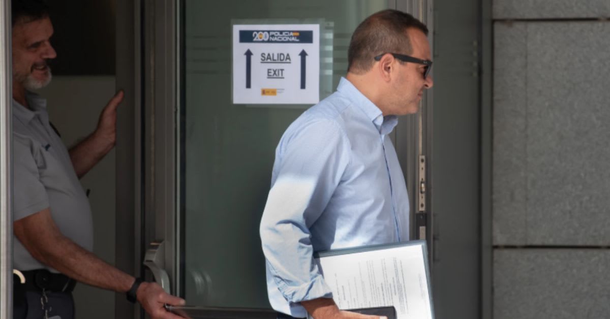 El exjefe de gabinete de la Delegación en Ceuta desmonta la versión de Moncloa: «No se paró de pedir ayuda» El exjefe de gabinete de la Delegación en Ceuta desmonta la versión de Moncloa: «No se paró de pedir ayuda»