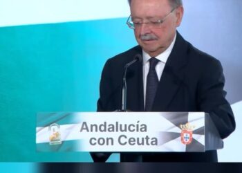 Juan Vivas se reúne con Juanma Moreno en Sevilla