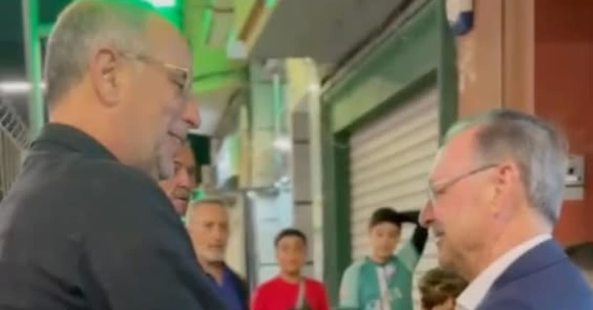 Juan Vivas se reúne con comerciantes y vecinos de Hadú Juan Vivas se reúne con comerciantes y vecinos de Hadú
