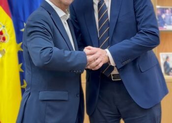 Juan Vivas recibe al periodista Tomás Roncero en Ceuta