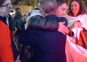 El presidente Juan Vivas recibe aplausos en El Hormiguero