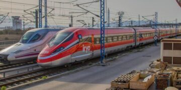 EN DIRECTO | Cortada la alta velocidad entre Madrid y Andalucía por una colisión entre un Iryo y un AVE en Toledo EN DIRECTO | Cortada la alta velocidad entre Madrid y Andalucía por una colisión entre un Iryo y un AVE en Toledo