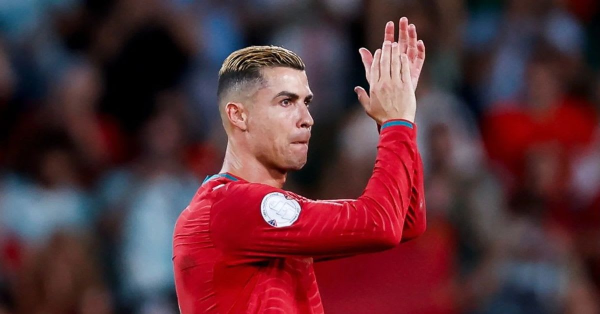 Cristiano Ronaldo durante un partido con la selección de Portugal tras publicar un comunicado sobre su salida de la concentración.