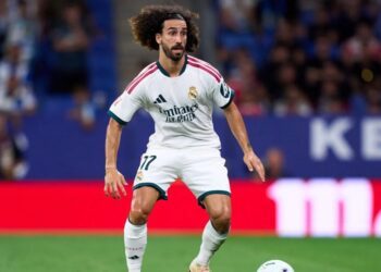 La afición del Santiago Bernabéu sale en defensa de Marc Cucurella ante los pitos de los seguidores del Leipzig