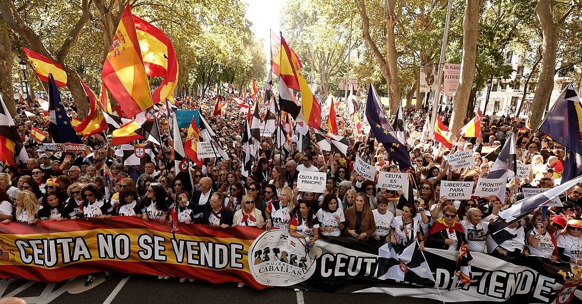Una marcha histórica en la capital une a la sociedad civil ceutí con apoyos de toda España Una marcha histórica en la capital une a la sociedad civil ceutí con apoyos de toda España